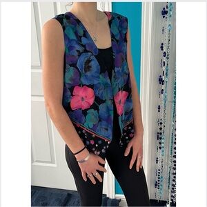 🇨🇦Vintage 1990s Quilted Floral Vest – Pink Purple Blue Green Suttles & Seawinds